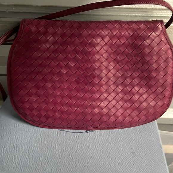 Vintage bottega veneta cross body bag 💕 - Picture 4 of 16
